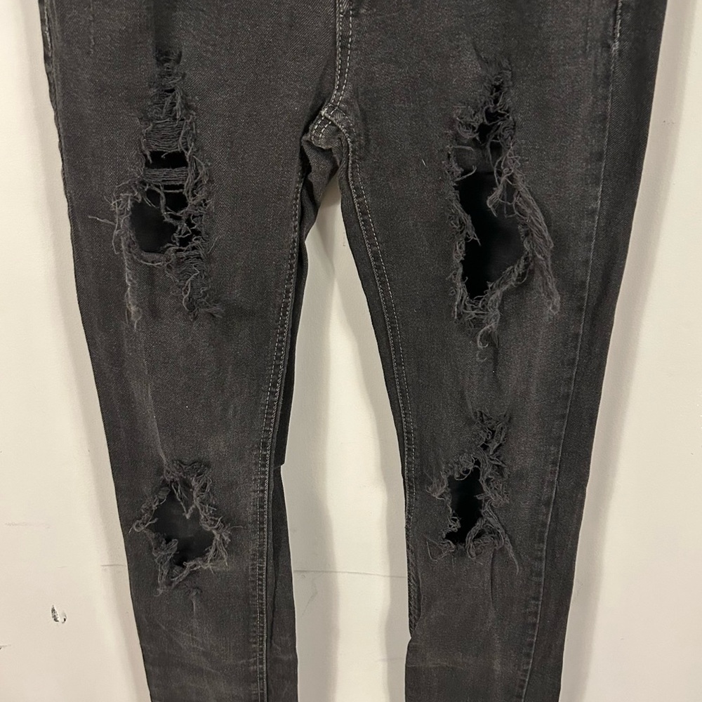 Rip my jeans 🖤black skinnies!